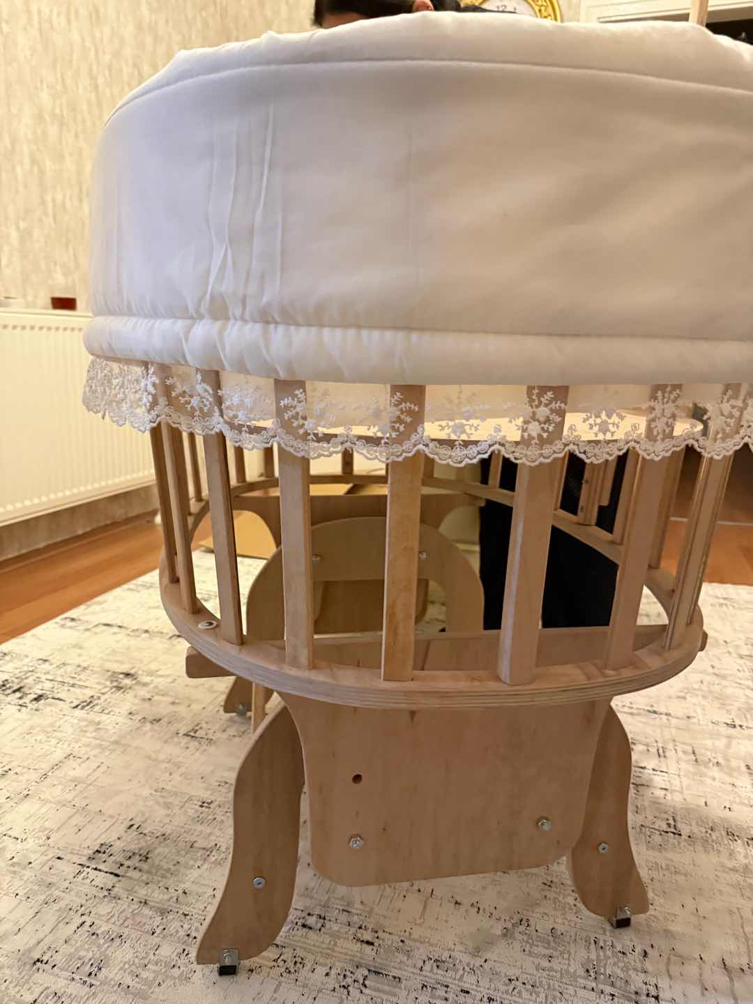 Babybett mit französischem Schlafset in Creme